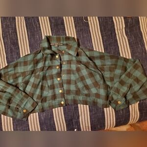 Cropped green and black flannel jacket